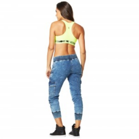 ZUMBA Get Faded Denim Dance Cargo Capri Pants, M - Picture 3 of 8